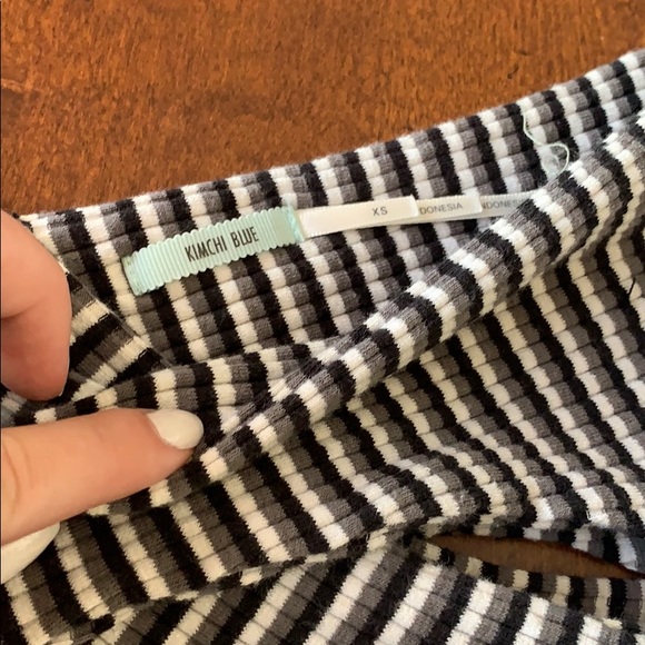 Half sleeve crop top - Picture 2 of 3